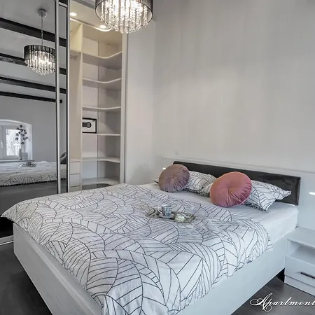 Penthouse Leonarda With Private Parking Apartment